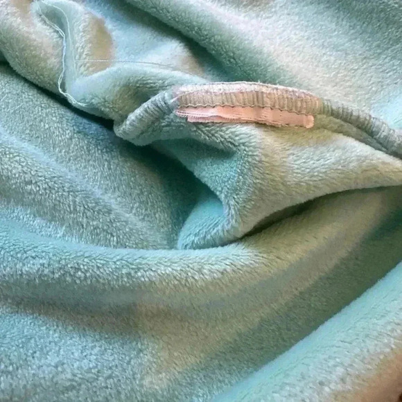 Women’s Spyder Quarter Zip Pullover in Wintergreen Size Medium - Picture 5 of 6